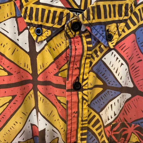 Men’s Size Large Funky Geometric Print Short Sleeve Button Up Shirt - Picture 4 of 5